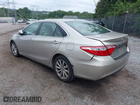 2016 Toyota Camry LE z VIN 4T1BD1FK9GU178077, wystawiony jako IAAI lot #42881844 z przebiegiem 264 207 mil mil oraz . Historia ofert i sprzedaży dostępna na DreamBid. Obrazek 3.
