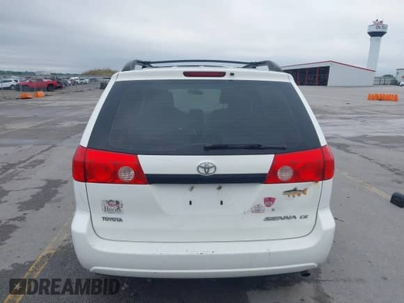 2010 Toyota Sienna CE z VIN 5TDKK4CC7AS312444, wystawiony jako IAAI lot #42291580 z przebiegiem 215 260 mil mil oraz . Historia ofert i sprzedaży dostępna na DreamBid. Obrazek 15.