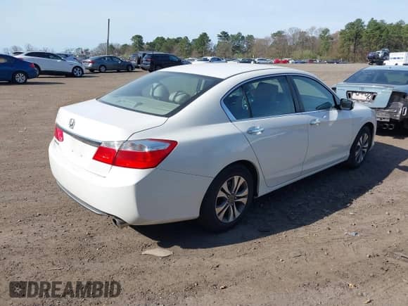 2014 Honda Accord LX z VIN 1HGCR2F34EA282811, wystawiony jako IAAI lot #39199861 z przebiegiem 88 573 mil mil oraz . Historia ofert i sprzedaży dostępna na DreamBid. Obrazek 4.