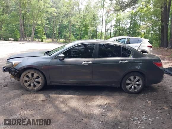 2008 Honda Accord EX z VIN 1HGCP36778A067961, wystawiony jako IAAI lot #42495839 z przebiegiem 144 695 mil mil oraz . Historia ofert i sprzedaży dostępna na DreamBid. Obrazek 14.