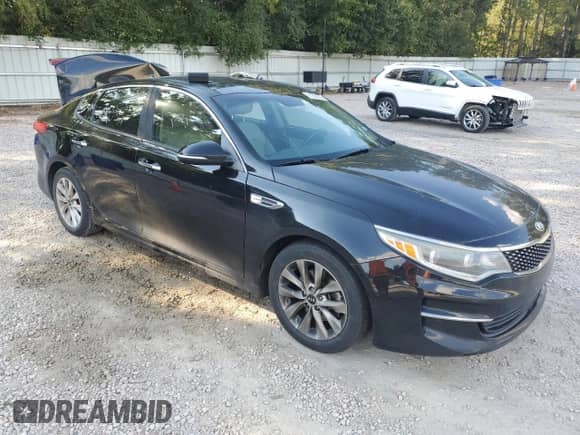 2016 Kia Optima EX z VIN 5XXGU4L38GG059337, wystawiony jako Copart lot #81596585 z przebiegiem 171 312 mil mil oraz Szkoda całkowita • Salvage title. Historia ofert i sprzedaży dostępna na DreamBid. Obrazek 4.