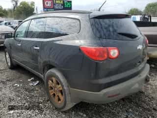 2012 Chevrolet Traverse 2LT z VIN 1GNKRJEDXCJ303518, wystawiony jako Copart lot #85531785 z przebiegiem 177 404 mil mil oraz Czysty tytuł • Clean title. Historia ofert i sprzedaży dostępna na DreamBid. Obrazek 2.