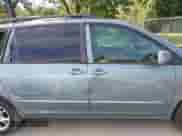 2004 Toyota Sienna XLE z VIN 5TDBA22C24S017815, wystawiony jako IAAI lot #43179426 z przebiegiem 266 043 mil mil oraz . Historia ofert i sprzedaży dostępna na DreamBid. Obrazek 16.