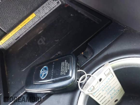 2021 Toyota Camry Hybrid XLE with VIN 4T1F31AK6MU547694, listed as a IAAI auction lot 42618333 with 18,489 mi miles and . Bid and sale history available at DreamBid. Image 11.