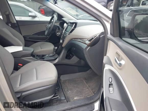 2019 Hyundai Santa Fe SE с VIN KM8SMDHF8KU298172, выставлен на аукционе IAAI как лот 42567833 с пробегом 84 010 миль миль и . История ставок и продаж доступна на DreamBid. Изображение 5.