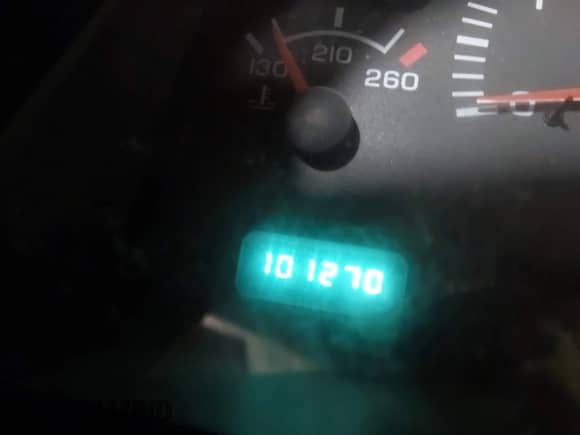 1999 Dodge 1500 z VIN 1B7HF13Z1XJ547042, wystawiony jako IAAI lot #41480882 z przebiegiem 101 270 mil mil oraz . Historia ofert i sprzedaży dostępna na DreamBid. Obrazek 16.