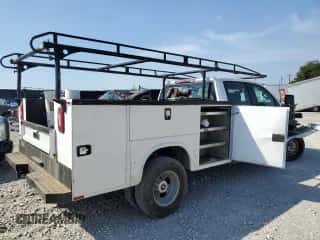 2020 Chevrolet Silverado 3500 with VIN 1GB4YSE73LF283656, listed as a Copart auction lot 68387394 with 118,781 mi miles and Salvage title. Bid and sale history available at DreamBid. Image 3.