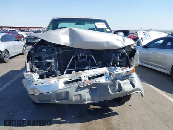 2005 Chevrolet Silverado 2500HD Work Truck with VIN 1GCHC29U45E324090, listed as a IAAI auction lot 42939960 with 149,940 mi miles and . Bid and sale history available at DreamBid. Image 6.