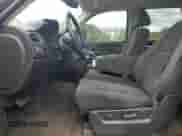 2007 Chevrolet Suburban LT z VIN 3GNFC16027G235947, wystawiony jako Copart lot #85951325 z przebiegiem Nie podano mil oraz Czysty tytuł • Clean title. Historia ofert i sprzedaży dostępna na DreamBid. Obrazek 7.