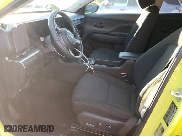 2025 Hyundai Kona SEL с VIN KM8HB3ABXSU237617, выставлен на аукционе Copart как лот 86314395 с пробегом 14 534 миль миль и Списание • Salvage title. История ставок и продаж доступна на DreamBid. Изображение 7.