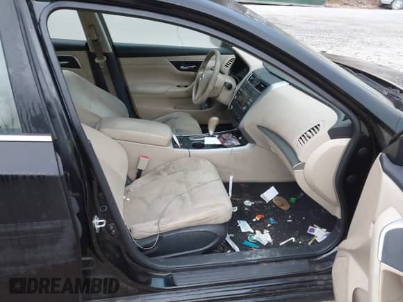 2015 Nissan Altima S z VIN 1N4AL3AP9FC416702, wystawiony jako IAAI lot #43428136 z przebiegiem 156 573 mil mil oraz . Historia ofert i sprzedaży dostępna na DreamBid. Obrazek 5.