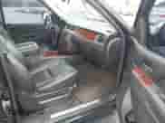 2010 Chevrolet Avalanche LTZ с VIN 3GNVKGE06AG143427, выставлен на аукционе IAAI как лот 42745280 с пробегом 189 612 миль миль и . История ставок и продаж доступна на DreamBid. Изображение 5.