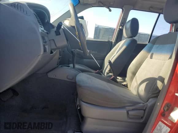 2000 Chevrolet Tracker с VIN 2CNBE13C8Y6937070, выставлен на аукционе Copart как лот 49315885 с пробегом 340 051 миль миль и Списание • Salvage title. История ставок и продаж доступна на DreamBid. Изображение 7.