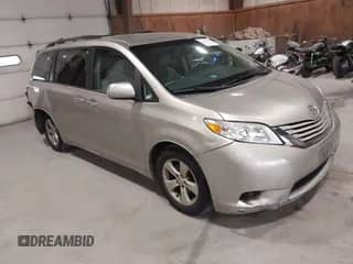 2017 Toyota Sienna LE Auto Access Seat z VIN 5TDKZ3DC3HS842392, wystawiony jako IAAI lot #43164475 z przebiegiem 98 530 mil mil oraz . Historia ofert i sprzedaży dostępna na DreamBid. Obrazek 1.