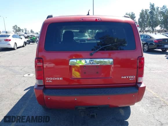 2010 Dodge Nitro with VIN 1D4PU5GX7AW112511, listed as a IAAI auction lot 43182461 with 175,803 mi miles and . Bid and sale history available at DreamBid. Image 16.
