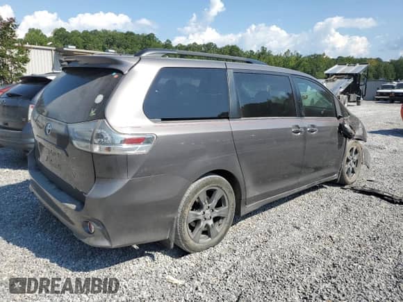2017 Toyota Sienna SE with VIN 5TDXZ3DC6HS783909, listed as a Copart auction lot 68199575 with 183,031 mi miles and Salvage title. Bid and sale history available at DreamBid. Image 3.