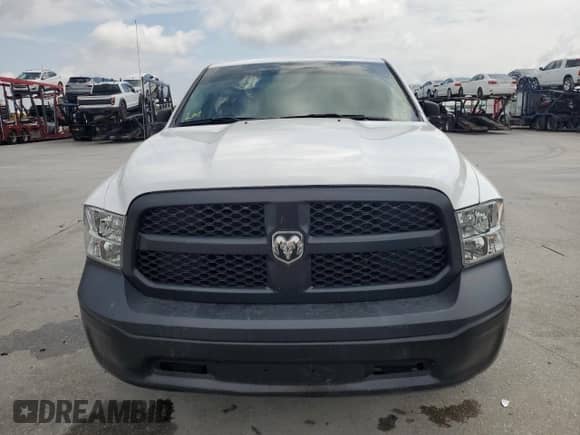 2022 Ram 1500 Tradesman z VIN 1C6RR6FG3NS197012, wystawiony jako Copart lot #67476535 z przebiegiem 53 136 mil mil oraz Szkoda całkowita • Salvage title. Historia ofert i sprzedaży dostępna na DreamBid. Obrazek 5.