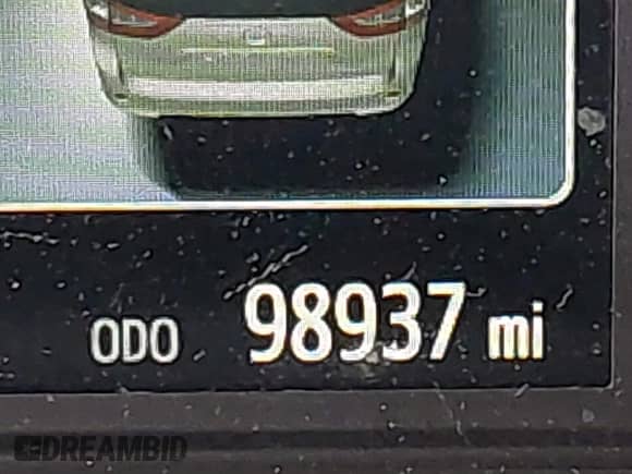 2017 Toyota Sienna XLE Auto Access Seat z VIN 5TDYZ3DC6HS809784, wystawiony jako IAAI lot #41546264 z przebiegiem 98 937 mil mil oraz . Historia ofert i sprzedaży dostępna na DreamBid. Obrazek 16.