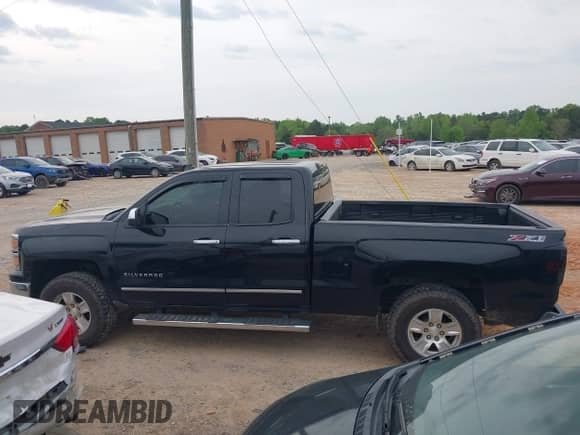 2014 Chevrolet Silverado 1500 LTZ z VIN 1GCVKSEC7EZ253267, wystawiony jako IAAI lot #42032716 z przebiegiem 203 180 mil mil oraz . Historia ofert i sprzedaży dostępna na DreamBid. Obrazek 14.