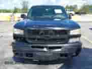 2005 Chevrolet Silverado 1500 LS z VIN 2GCEC13T451322080, wystawiony jako IAAI lot #43125281 z przebiegiem 205 678 mil mil oraz . Historia ofert i sprzedaży dostępna na DreamBid. Obrazek 6.