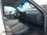 2008 Chevrolet Silverado 2500HD 1LT z VIN 1GCHC23KX8F132632, wystawiony jako IAAI lot #41196925 z przebiegiem 199 601 mil mil oraz . Historia ofert i sprzedaży dostępna na DreamBid. Obrazek 5.