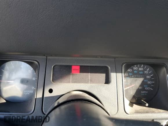 1993 Jeep Wrangler with VIN 1J4FY29S2PP242528, listed as a Copart auction lot 49787365 with 147,707 mi miles and Salvage title. Bid and sale history available at DreamBid. Image 9.