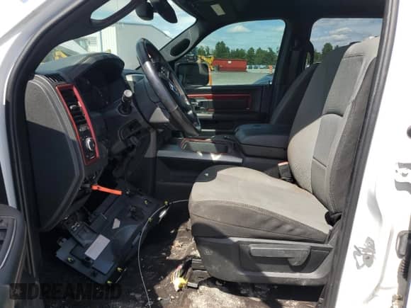 2016 Ram 1500 Rebel z VIN 1C6RR7YT2GS301105, wystawiony jako Copart lot #70709515 z przebiegiem 99 490 mil mil oraz Szkoda całkowita • Salvage title. Historia ofert i sprzedaży dostępna na DreamBid. Obrazek 7.