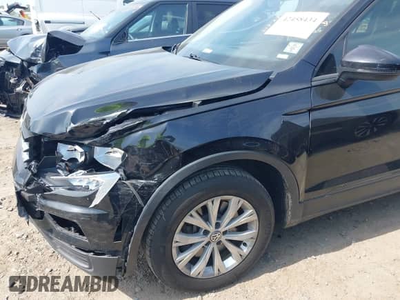 2020 Volkswagen Tiguan S с VIN 3VV1B7AX1LM086019, выставлен на аукционе IAAI как лот 42458434 с пробегом 114 413 миль миль и . История ставок и продаж доступна на DreamBid. Изображение 17.