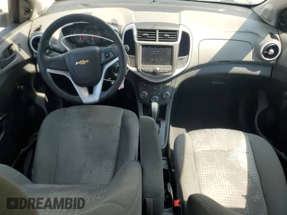 2020 Chevrolet Sonic LT z VIN 1G1JG6SB9L4114585, wystawiony jako Copart lot #85409325 z przebiegiem 86 815 mil mil oraz Czysty tytuł • Clean title. Historia ofert i sprzedaży dostępna na DreamBid. Obrazek 8.