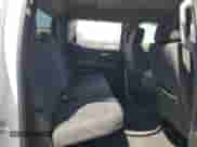 2024 Chevrolet Silverado 1500 Custom Trail Boss z VIN 3GCUDCE87RG454311, wystawiony jako Copart lot #66486955 z przebiegiem 3 402 mil mil oraz Szkoda całkowita • Salvage title. Historia ofert i sprzedaży dostępna na DreamBid. Obrazek 10.
