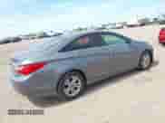 2013 Hyundai Sonata GLS z VIN 5NPEB4AC9DH752322, wystawiony jako IAAI lot #42875387 z przebiegiem 254 092 mil mil oraz . Historia ofert i sprzedaży dostępna na DreamBid. Obrazek 4.