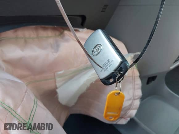 2017 Toyota Sienna XLE Auto Access Seat z VIN 5TDYZ3DCXHS792973, wystawiony jako IAAI lot #41586449 z przebiegiem 113 125 mil mil oraz . Historia ofert i sprzedaży dostępna na DreamBid. Obrazek 11.