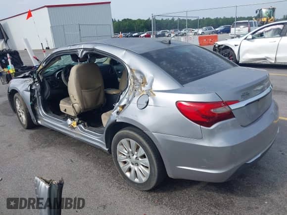 2014 Chrysler 200 LX с VIN 1C3CCBAGXEN150014, выставлен на аукционе IAAI как лот 42259954 с пробегом 273 925 миль миль и . История ставок и продаж доступна на DreamBid. Изображение 3.