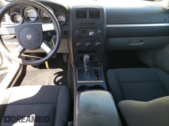 2008 Dodge Magnum with VIN 2D4FV47T78H168294, listed as a Copart auction lot 66162505 with 137,969 mi miles and Salvage title. Bid and sale history available at DreamBid. Image 8.