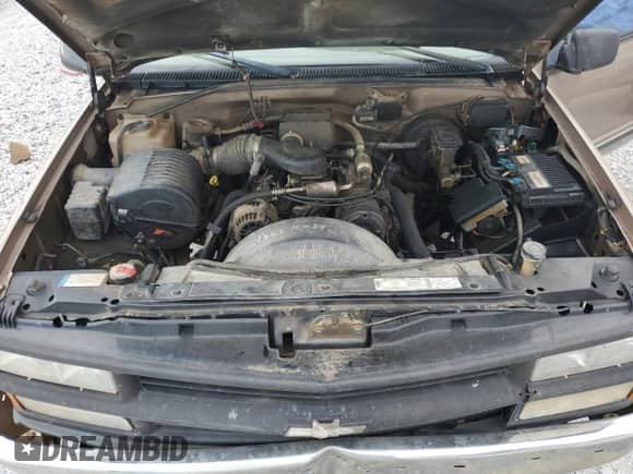 1997 Chevrolet Silverado 1500 with VIN 2GCEC19R2V1260366, listed as a Copart auction lot 85531335 with 294,145 mi miles and Clean title. Bid and sale history available at DreamBid. Image 11.