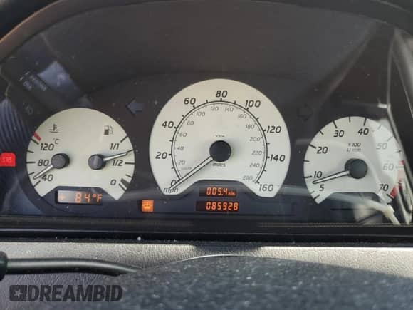 1999 Mercedes-Benz C 230/260/280/320 z VIN WDBHA24G3XA757741, wystawiony jako Copart lot #62602045 z przebiegiem 85 928 mil mil oraz Czysty tytuł • Clean title. Historia ofert i sprzedaży dostępna na DreamBid. Obrazek 9.
