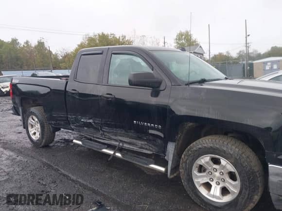 2014 Chevrolet Silverado 1500 LT with VIN 1GCVKREC5EZ407015, listed as a IAAI auction lot 43429255 with 42,489 mi miles and . Bid and sale history available at DreamBid. Image 6.