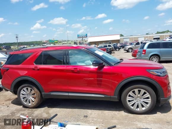2025 Ford Explorer Platinum with VIN 1FMUK8HH1SGA67829, listed as a IAAI auction lot 42559654 with 7,240 mi miles and . Bid and sale history available at DreamBid. Image 14.
