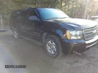 2007 Chevrolet Suburban LT z VIN 3GNFK16307G101922, wystawiony jako IAAI lot #43320570 z przebiegiem 172 591 mil mil oraz . Historia ofert i sprzedaży dostępna na DreamBid. Obrazek 1.