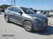 2017 Hyundai Tucson SE z VIN KM8J33A42HU374057, wystawiony jako Copart lot #84389295 z przebiegiem 153 668 mil mil oraz Czysty tytuł • Clean title. Historia ofert i sprzedaży dostępna na DreamBid. Obrazek 4.