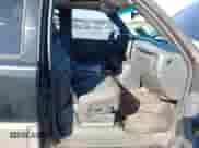 2002 Chevrolet Avalanche with VIN 3GNEK13T82G272572, listed as a IAAI auction lot 43380550 with 197,793 mi miles and . Bid and sale history available at DreamBid. Image 5.