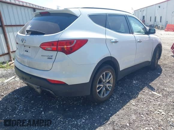 2014 Hyundai Santa Fe с VIN 5XYZUDLA7EG129782, выставлен на аукционе IAAI как лот 42832325 с пробегом 224 514 миль миль и . История ставок и продаж доступна на DreamBid. Изображение 4.