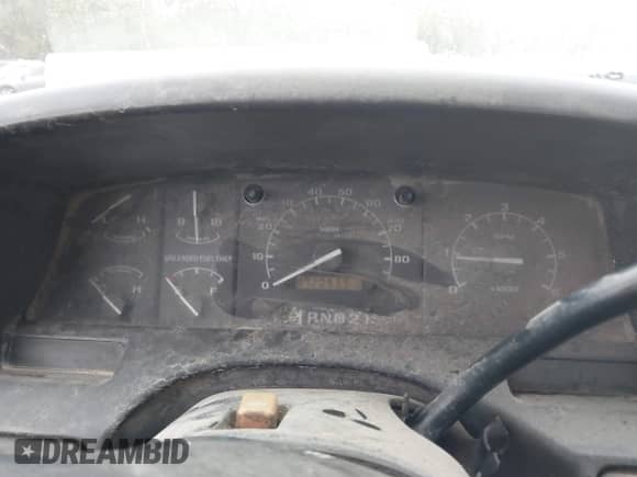 1996 Ford F-150 z VIN 1FTEF14H6TLB00892, wystawiony jako IAAI lot #43554884 z przebiegiem 172 093 mil mil oraz . Historia ofert i sprzedaży dostępna na DreamBid. Obrazek 7.