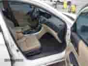 2015 Honda Accord Touring z VIN 1HGCR6F7XFA010579, wystawiony jako IAAI lot #42396406 z przebiegiem 219 560 mil mil oraz . Historia ofert i sprzedaży dostępna na DreamBid. Obrazek 5.