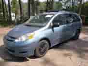 2010 Toyota Sienna CE z VIN 5TDKK4CC2AS327868, wystawiony jako IAAI lot #43291981 z przebiegiem 149 532 mil mil oraz . Historia ofert i sprzedaży dostępna na DreamBid. Obrazek 17.