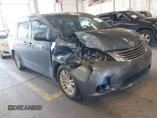 2016 Toyota Sienna XLE with VIN 5TDYK3DC9GS705230, listed as a IAAI auction lot 42670448 with 62,614 mi miles and . Bid and sale history available at DreamBid. Image 1.
