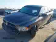 2018 Ram 1500 Express z VIN 1C6RR7FT5JS198871, wystawiony jako IAAI lot #41876526 z przebiegiem 110 805 mil mil oraz . Historia ofert i sprzedaży dostępna na DreamBid. Obrazek 20.