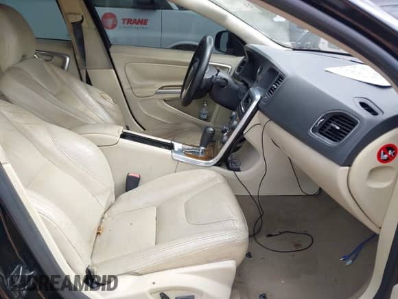 2012 Volvo S60 T5 с VIN YV1622FS9C2041335, выставлен на аукционе IAAI как лот 42697828 с пробегом 141 412 миль миль и . История ставок и продаж доступна на DreamBid. Изображение 5.