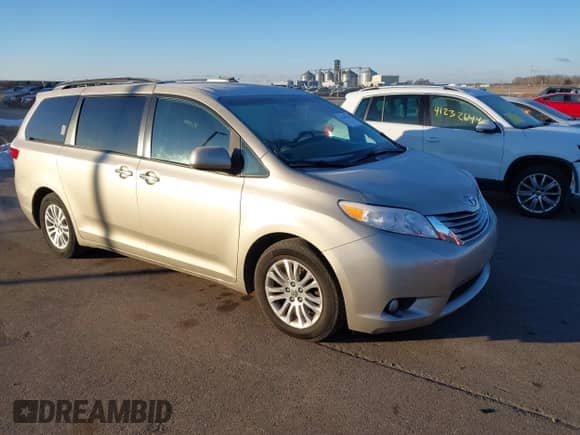 2016 Toyota Sienna XLE with VIN 5TDYK3DC8GS713481, listed as a IAAI auction lot 41239824 with 176,935 mi miles and . Bid and sale history available at DreamBid. Image 1.