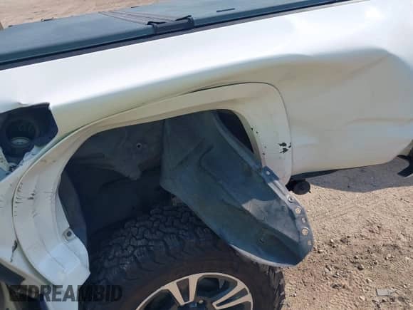 2017 Toyota Tacoma SR5 с VIN 3TMCZ5AN8HM092879, выставлен на аукционе IAAI как лот 43062130 с пробегом 88 083 миль миль и . История ставок и продаж доступна на DreamBid. Изображение 6.